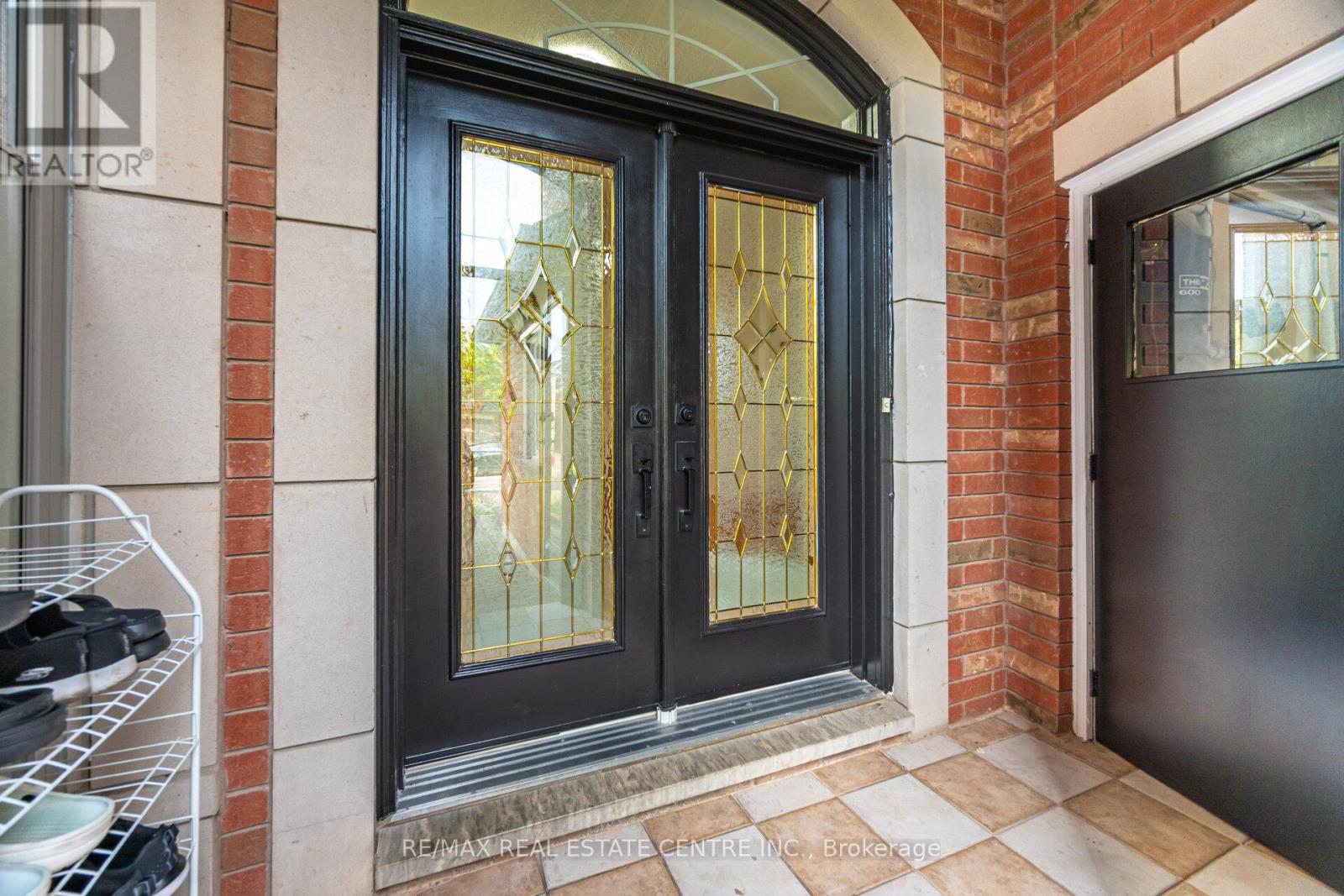 24 Futura Avenue, Richmond Hill, Ontario  L4S 1V2 - Photo 3 - N12572584