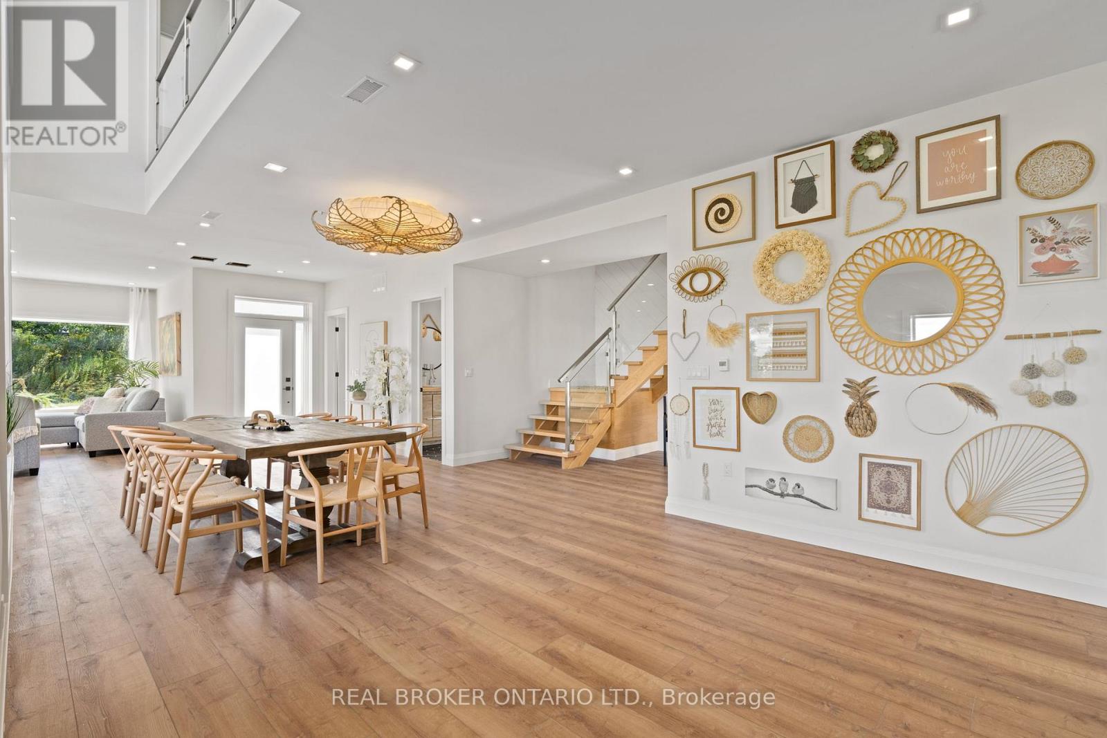 31 Hemlock Avenue, Tay (Waubaushene), Ontario  L0K 2C0 - Photo 14 - S12572410