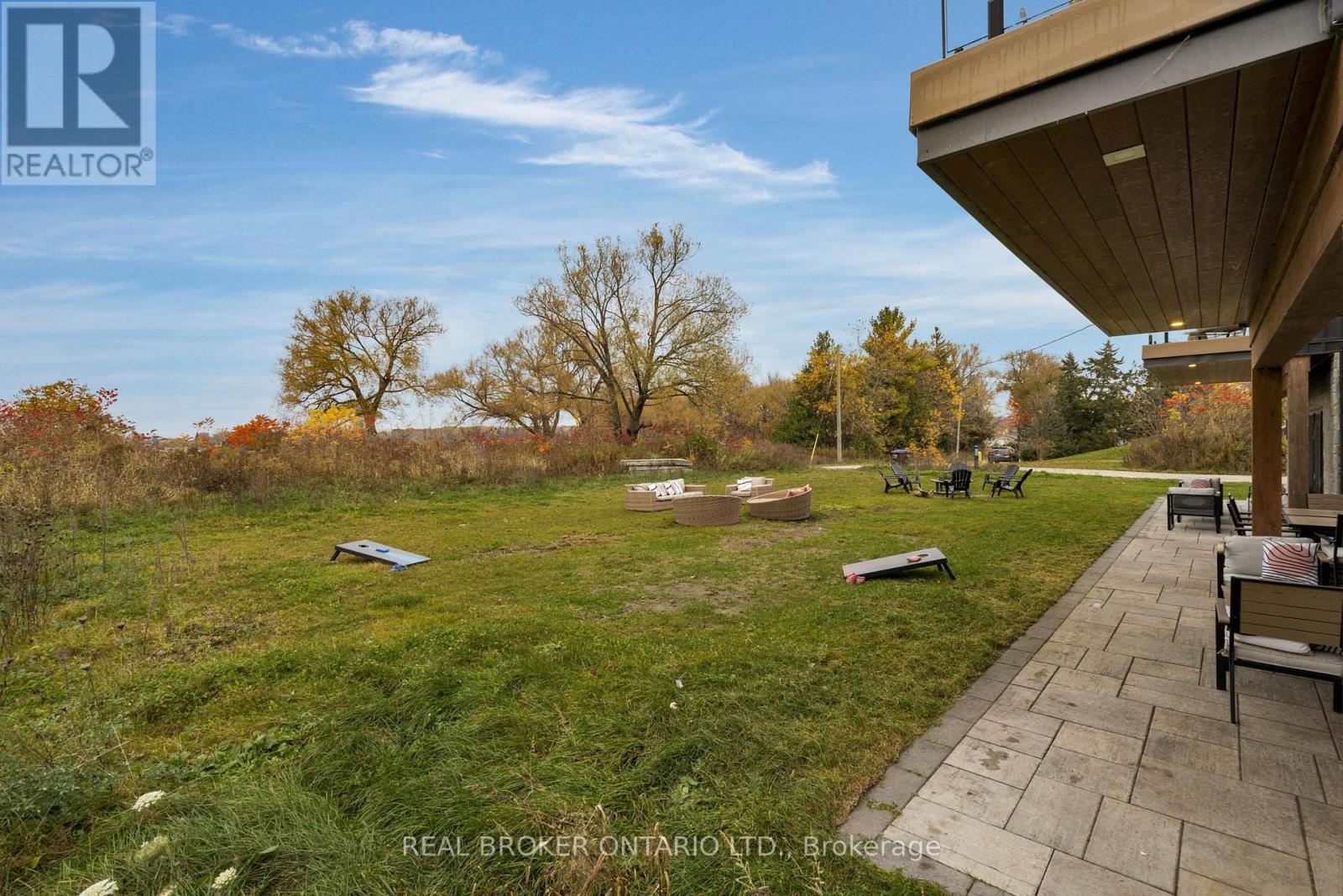 31 Hemlock Avenue, Tay (Waubaushene), Ontario  L0K 2C0 - Photo 7 - S12572410