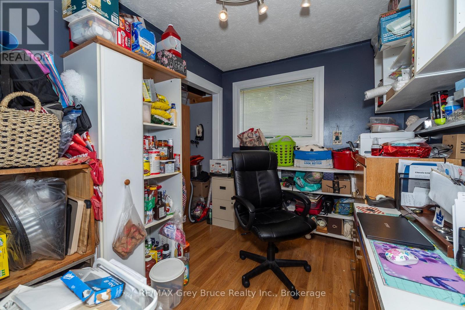 201 Division Street, Georgian Bluffs, Ontario  N0H 2K0 - Photo 14 - X12360870