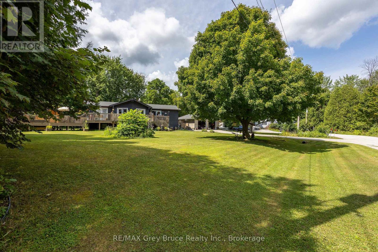 201 Division Street, Georgian Bluffs, Ontario  N0H 2K0 - Photo 33 - X12360870