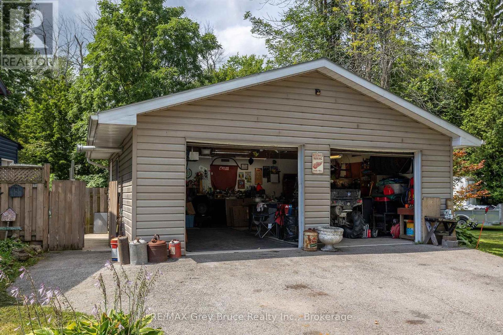 201 Division Street, Georgian Bluffs, Ontario  N0H 2K0 - Photo 41 - X12360870