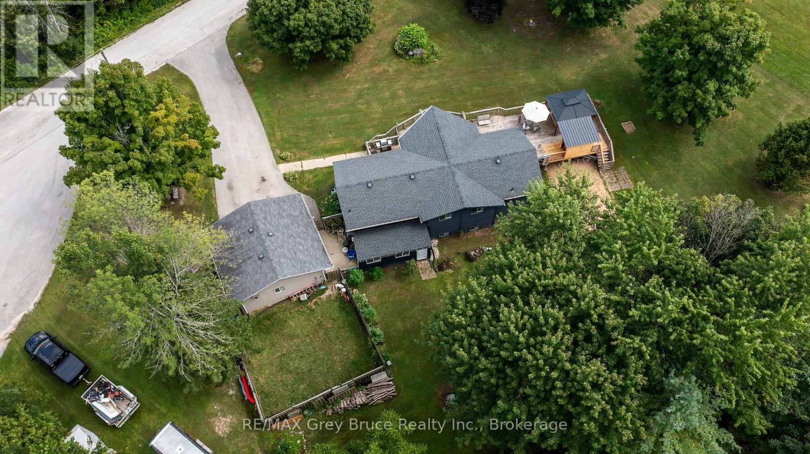 201 Division Street, Georgian Bluffs, Ontario  N0H 2K0 - Photo 46 - X12360870