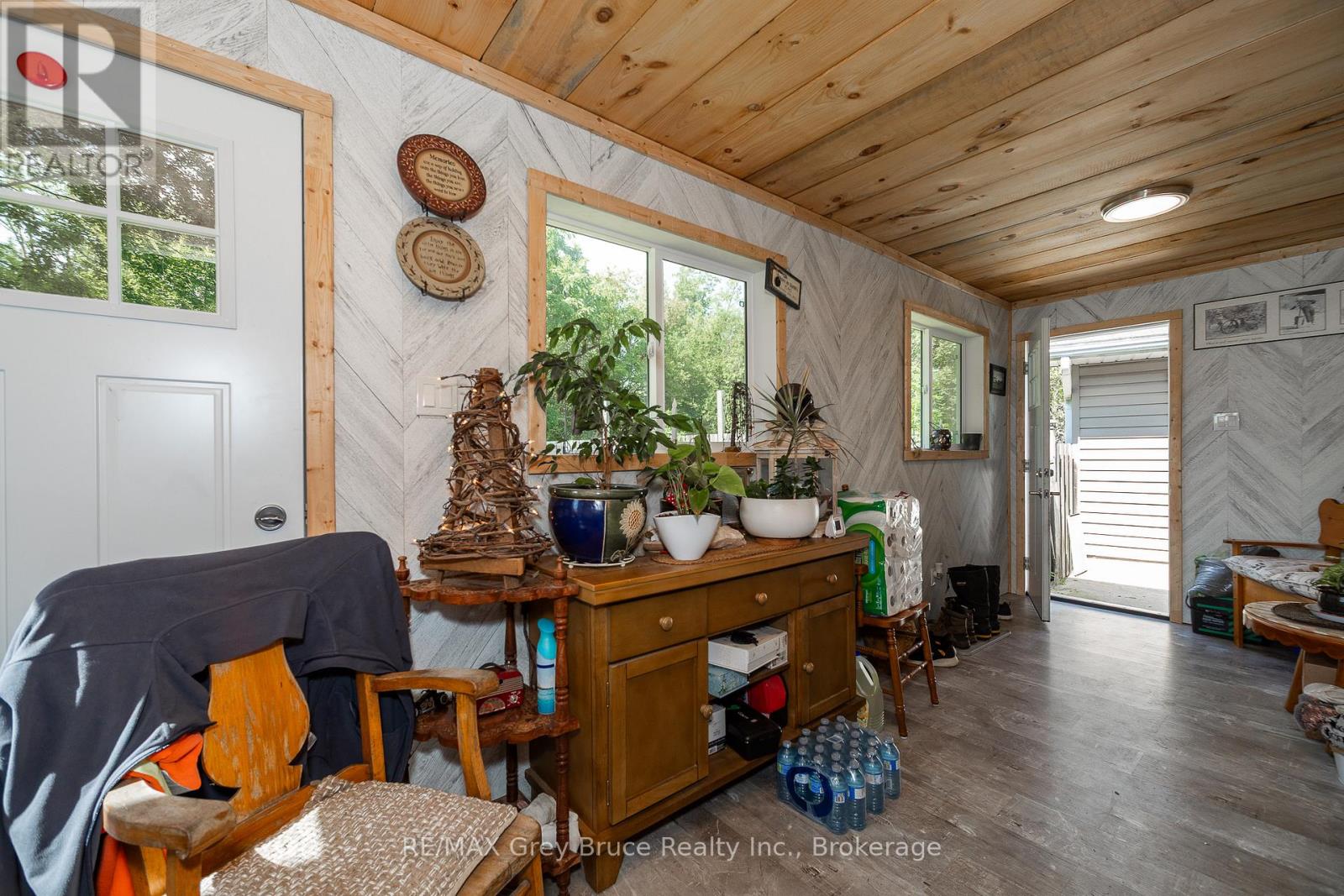 201 Division Street, Georgian Bluffs, Ontario  N0H 2K0 - Photo 6 - X12360870