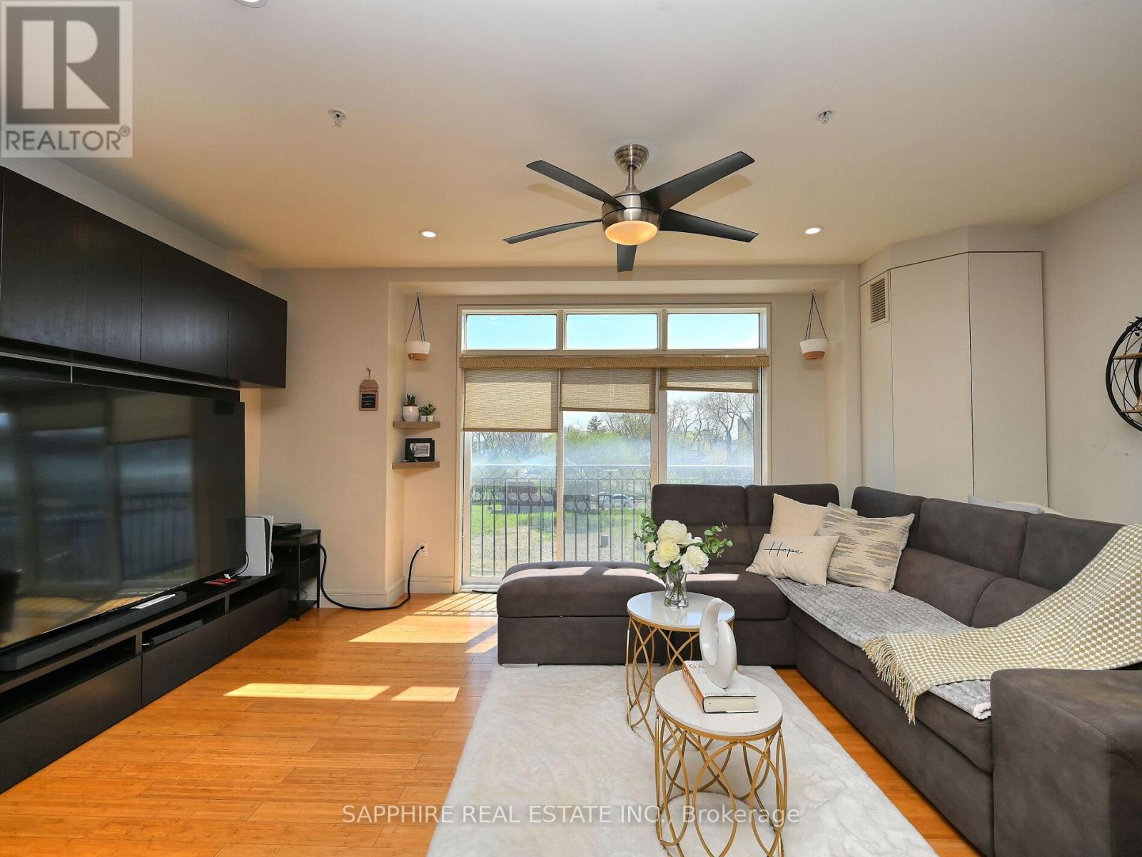 302 - 459 Kerr Street, Oakville, Ontario  L6K 3C2 - Photo 10 - W12572408