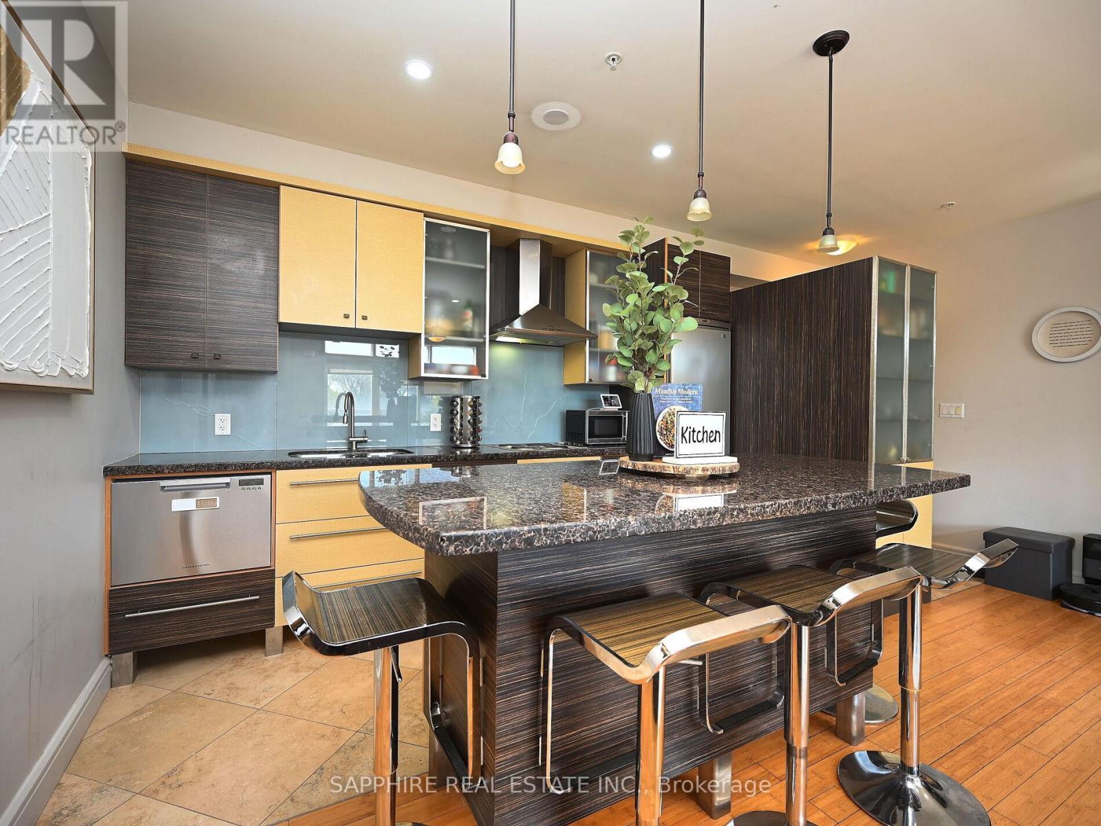 302 - 459 Kerr Street, Oakville, Ontario  L6K 3C2 - Photo 18 - W12572408