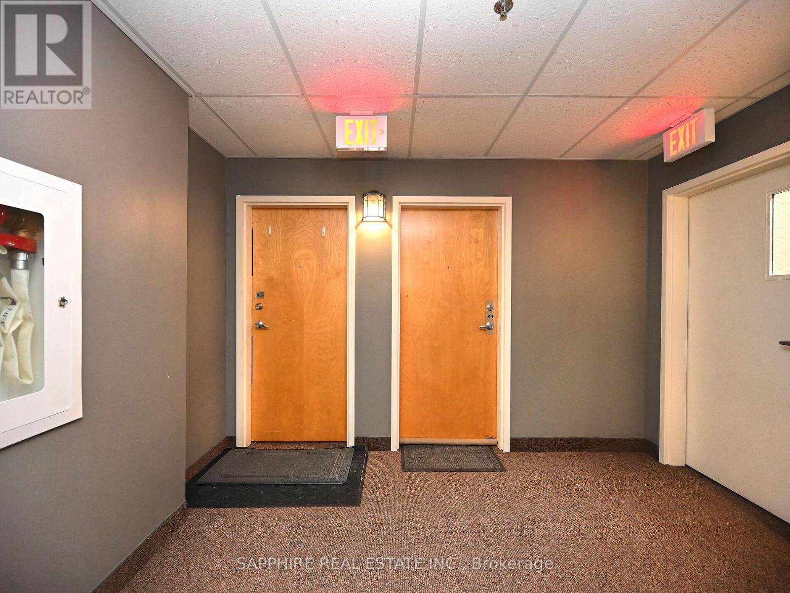 302 - 459 Kerr Street, Oakville, Ontario  L6K 3C2 - Photo 5 - W12572408