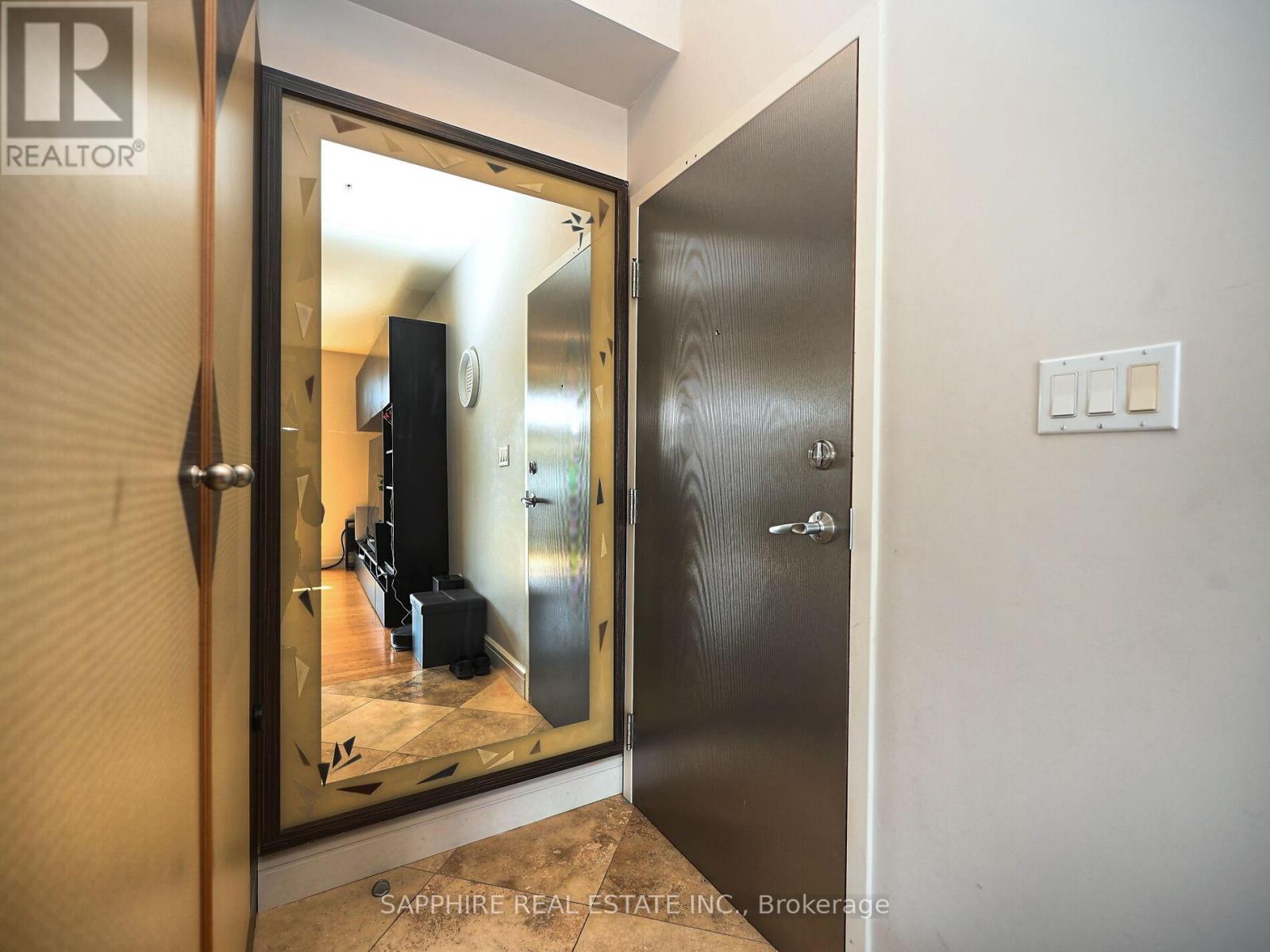 302 - 459 Kerr Street, Oakville, Ontario  L6K 3C2 - Photo 6 - W12572408