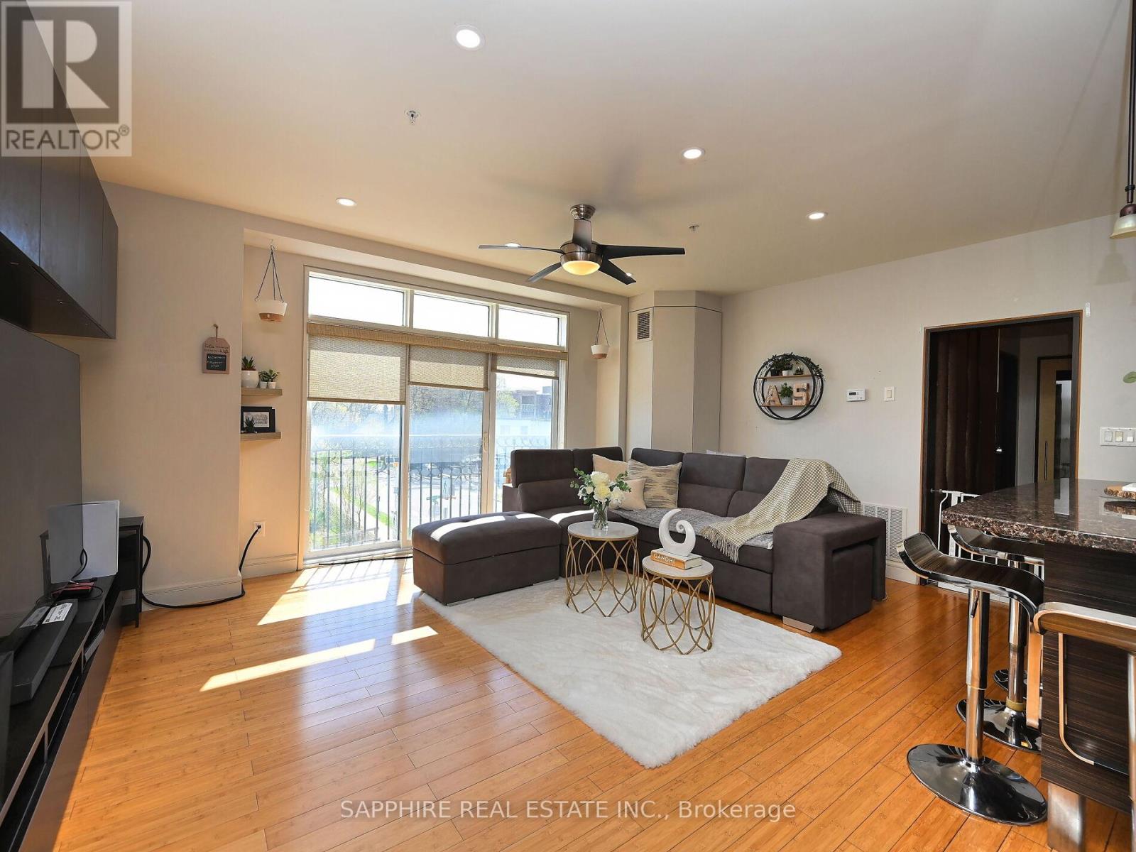 302 - 459 Kerr Street, Oakville, Ontario  L6K 3C2 - Photo 7 - W12572408