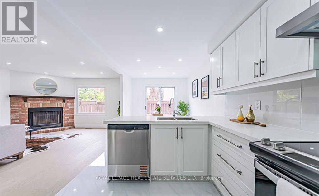 4797 Rosebush Road, Mississauga, Ontario  L5M 5N2 - Photo 10 - W12572424