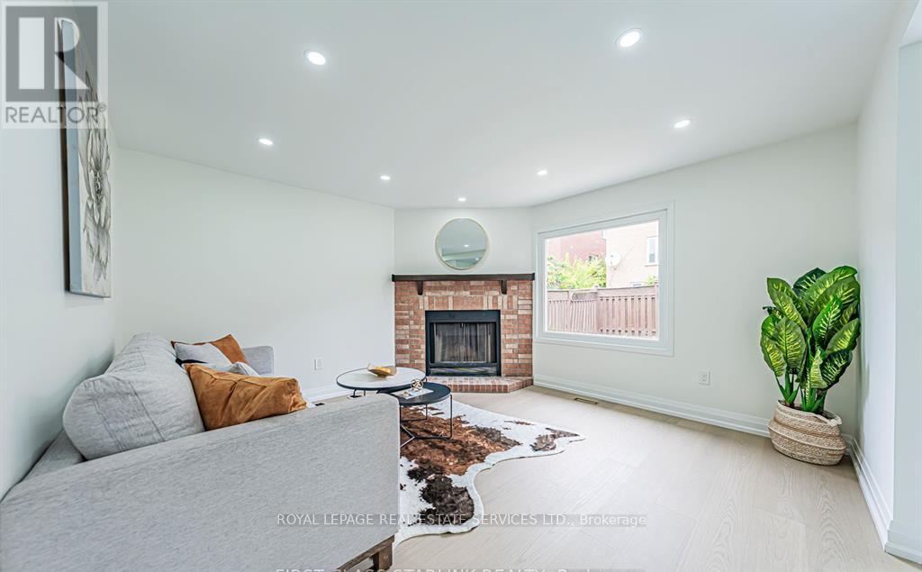 4797 Rosebush Road, Mississauga, Ontario  L5M 5N2 - Photo 17 - W12572424