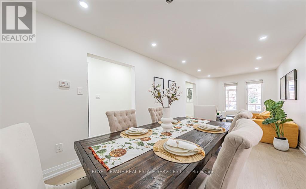 4797 Rosebush Road, Mississauga, Ontario  L5M 5N2 - Photo 7 - W12572424