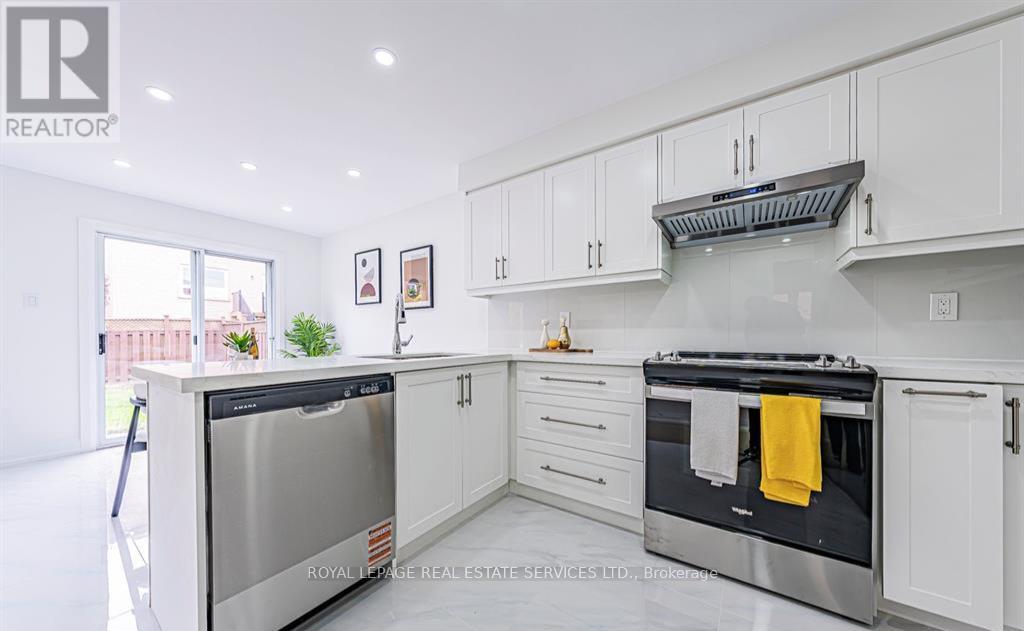 4797 Rosebush Road, Mississauga, Ontario  L5M 5N2 - Photo 9 - W12572424