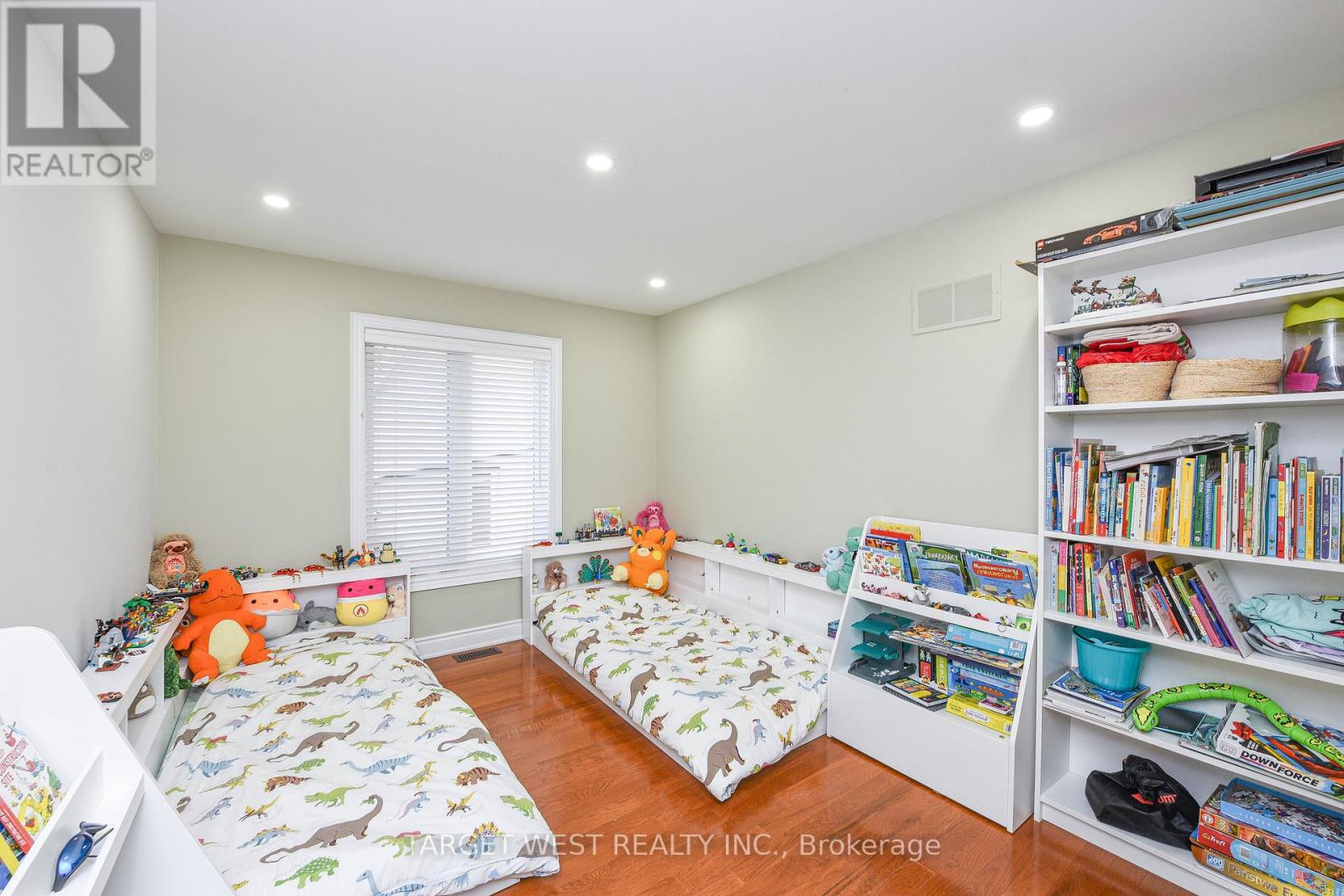 87 Park Street W, Mississauga, Ontario  L5H 1L2 - Photo 25 - W12572464