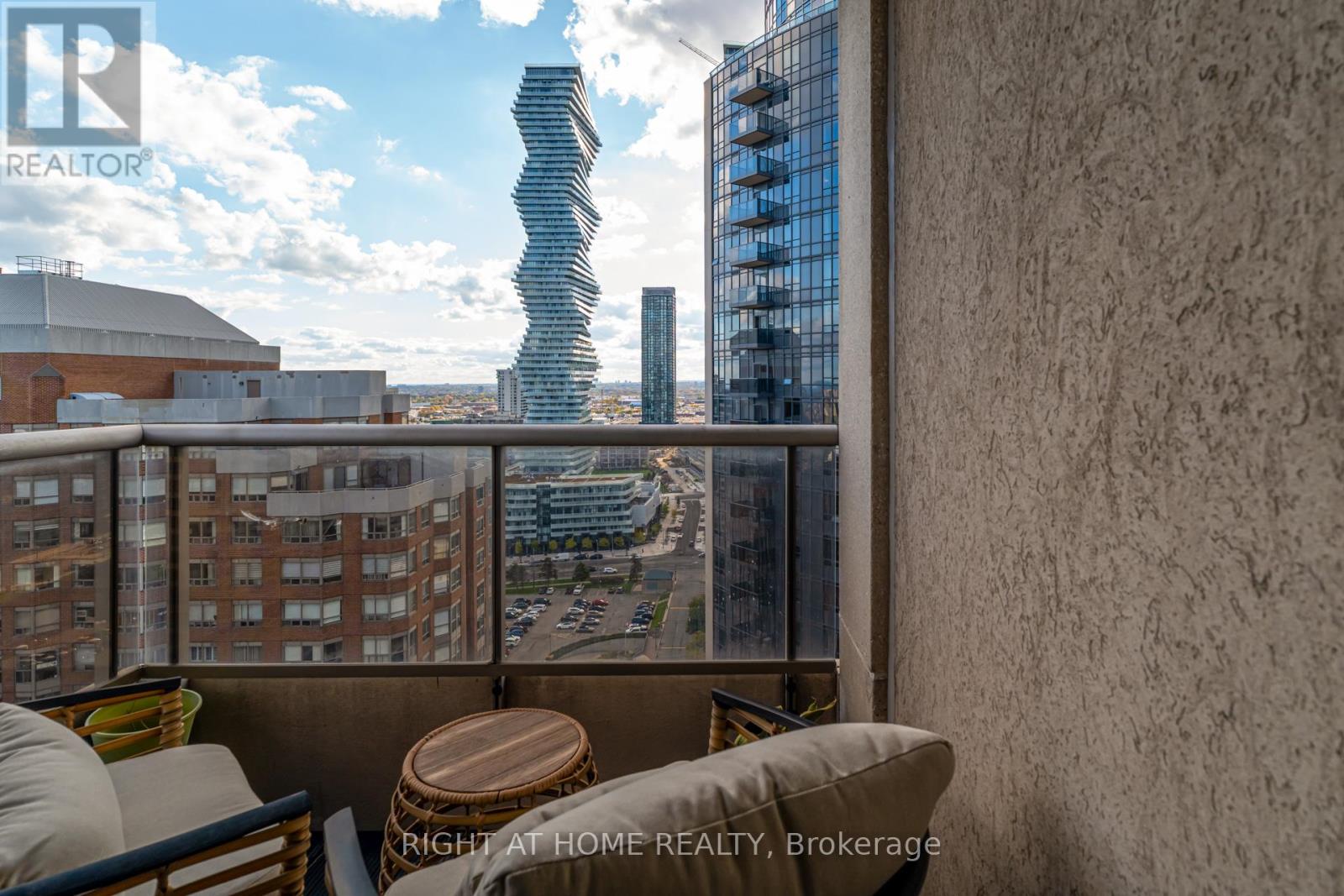 2412 - 310 Burnhamthorpe Road W, Mississauga, Ontario  L5B 4P9 - Photo 24 - W12572466