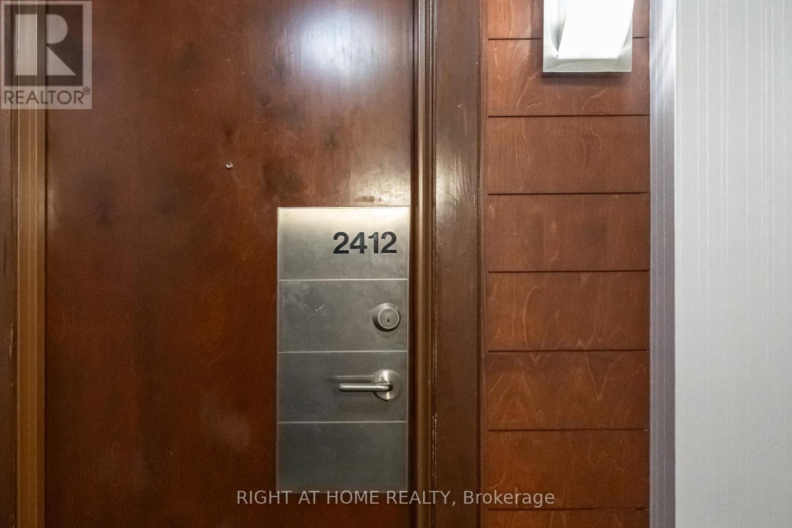 2412 - 310 Burnhamthorpe Road W, Mississauga, Ontario  L5B 4P9 - Photo 3 - W12572466