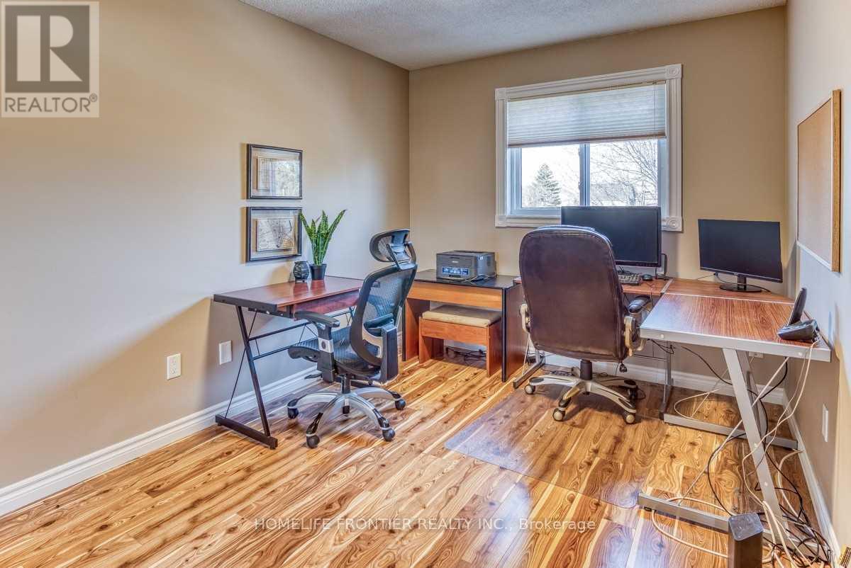 934 Cardington Street, Mississauga, Ontario  L5V 1Z8 - Photo 19 - W12572502