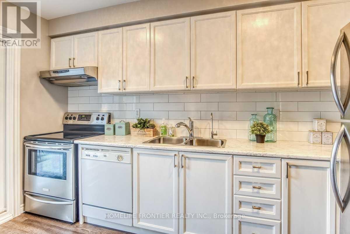 934 Cardington Street, Mississauga, Ontario  L5V 1Z8 - Photo 6 - W12572502