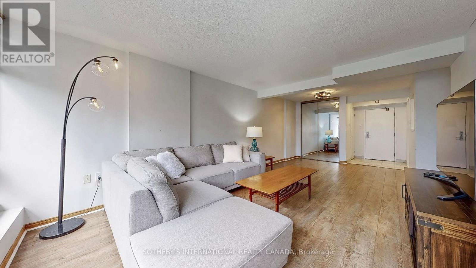 406 - 25 Fairview Road W, Mississauga, Ontario  L5B 3Y8 - Photo 8 - W12572588