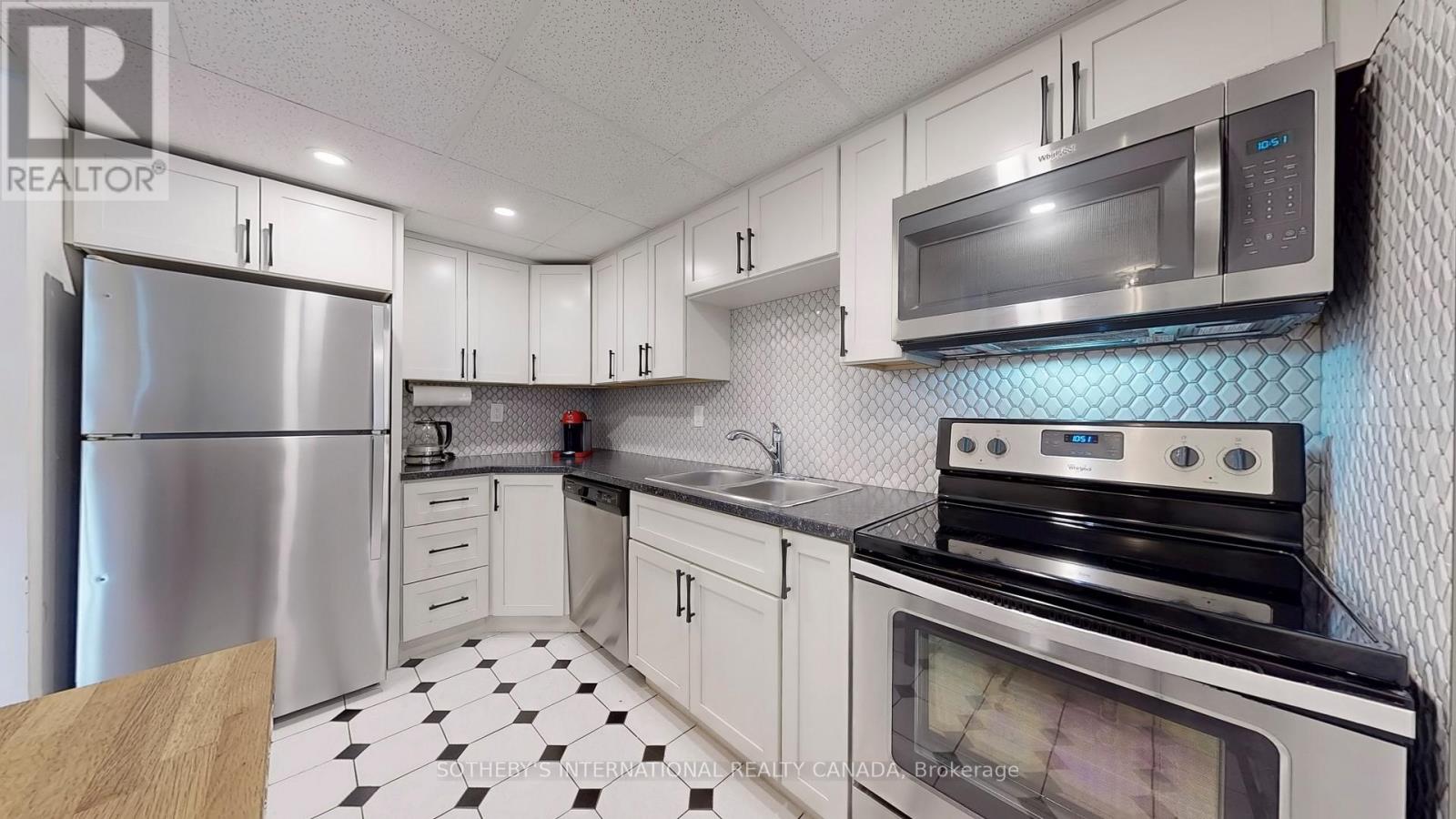 406 - 25 Fairview Road W, Mississauga, Ontario  L5B 3Y8 - Photo 9 - W12572588