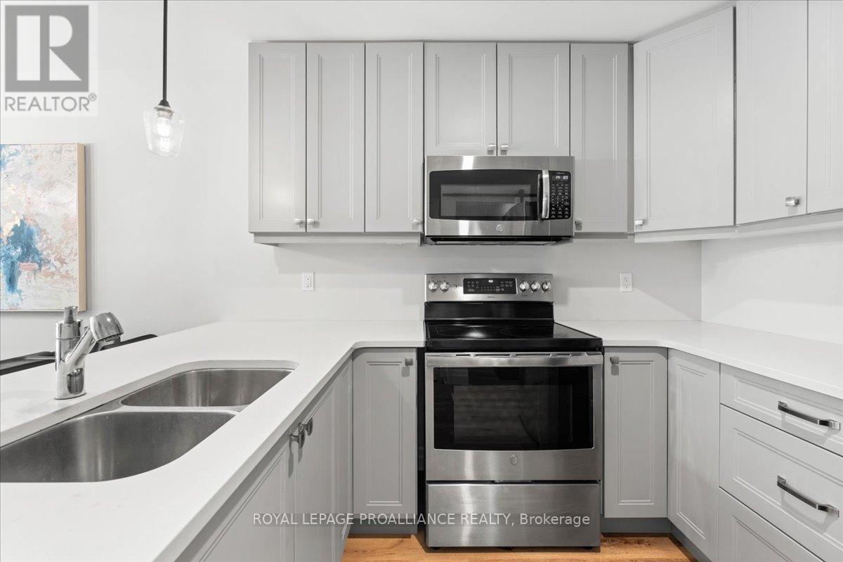 39 Hillside Meadow Drive, Quinte West, Ontario  K8V 0J5 - Photo 10 - X12572676