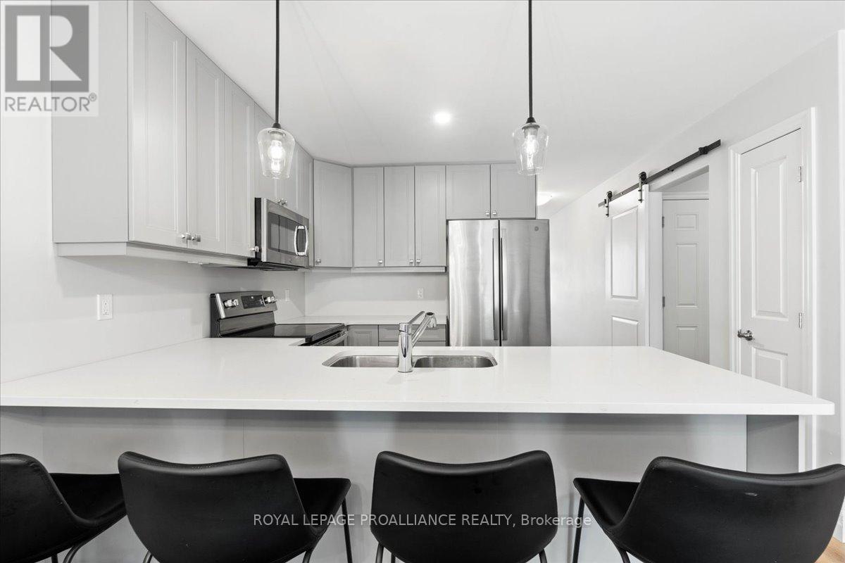 39 Hillside Meadow Drive, Quinte West, Ontario  K8V 0J5 - Photo 11 - X12572676