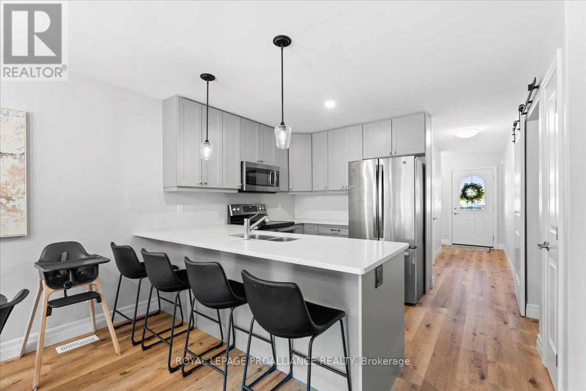 39 Hillside Meadow Drive, Quinte West, Ontario  K8V 0J5 - Photo 13 - X12572676