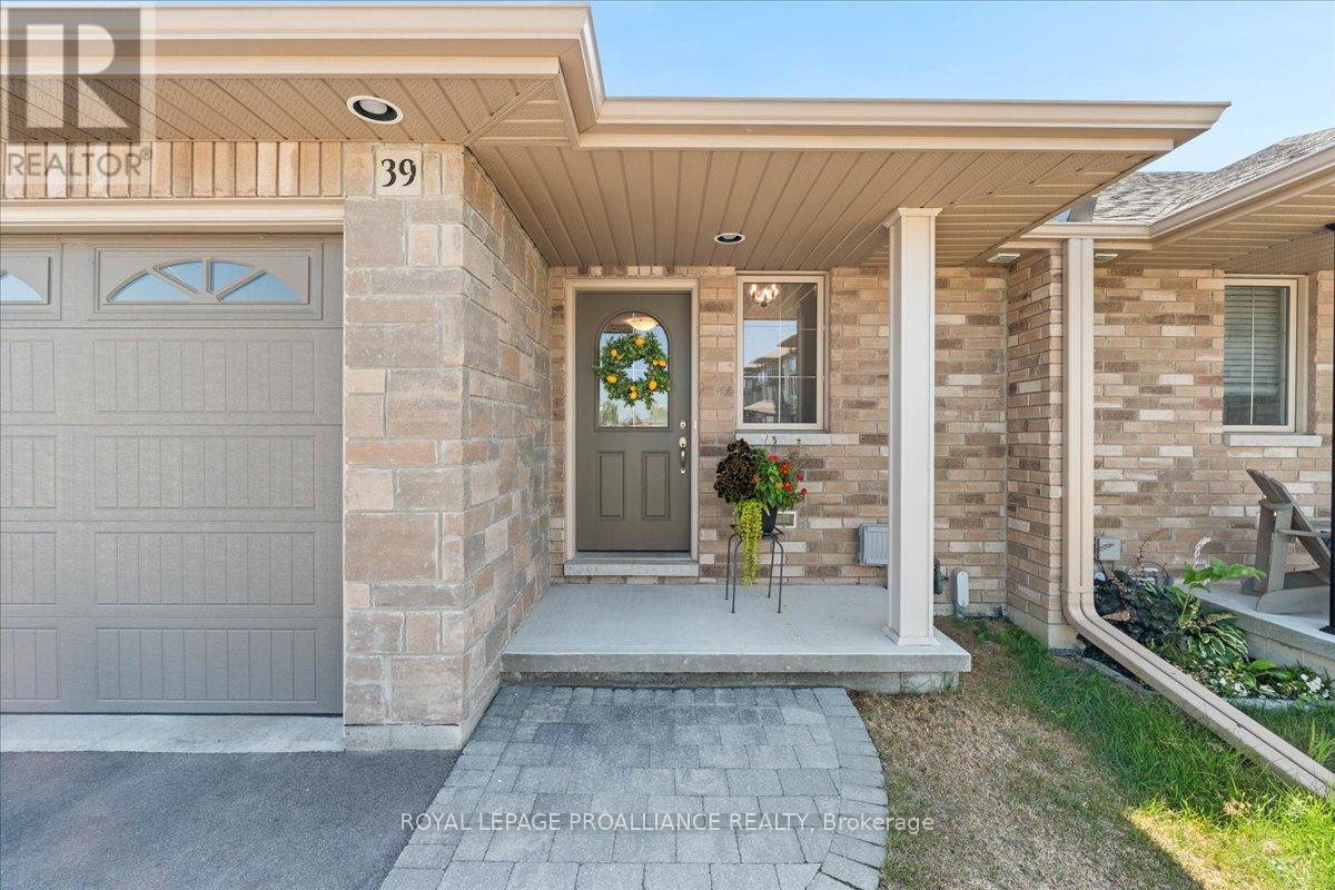 39 Hillside Meadow Drive, Quinte West, Ontario  K8V 0J5 - Photo 3 - X12572676