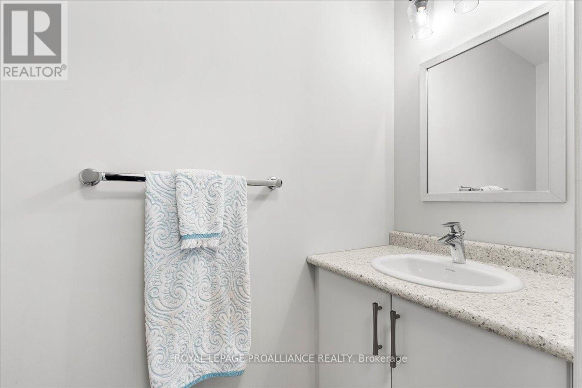 39 Hillside Meadow Drive, Quinte West, Ontario  K8V 0J5 - Photo 7 - X12572676