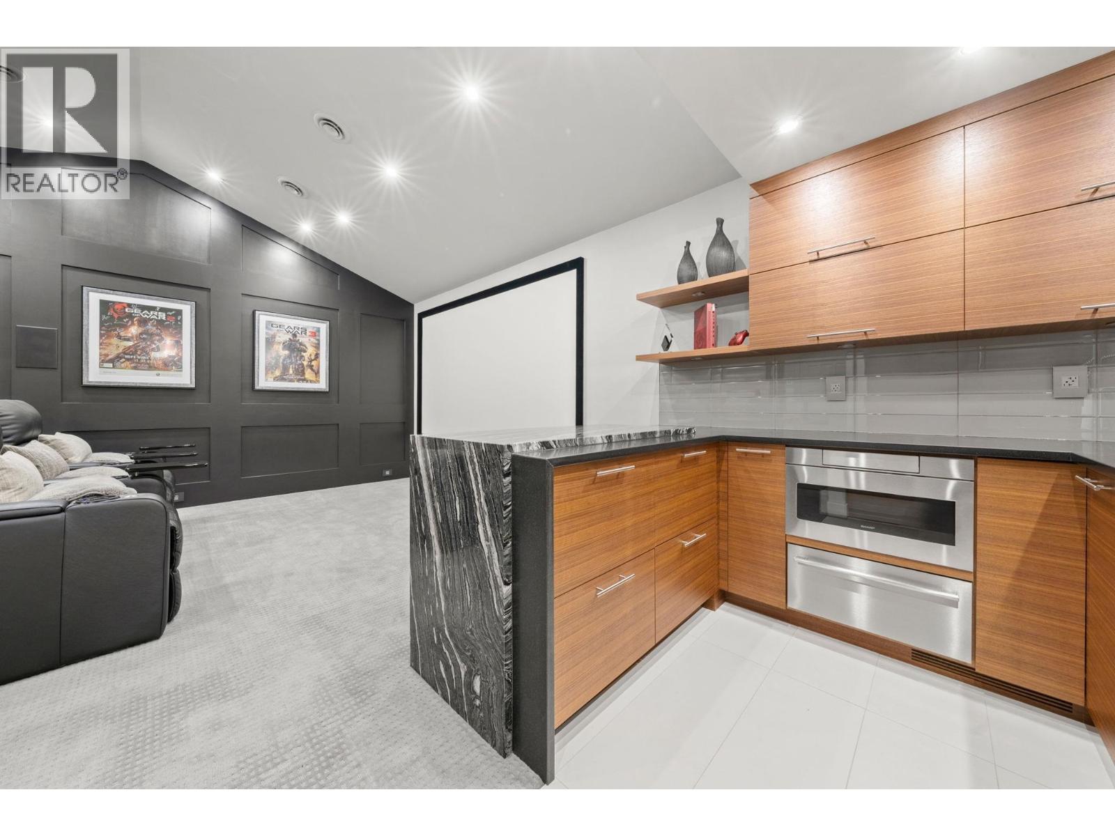 2140 Pemberton Avenue, North Vancouver, British Columbia  V7P 2T1 - Photo 21 - R3059039