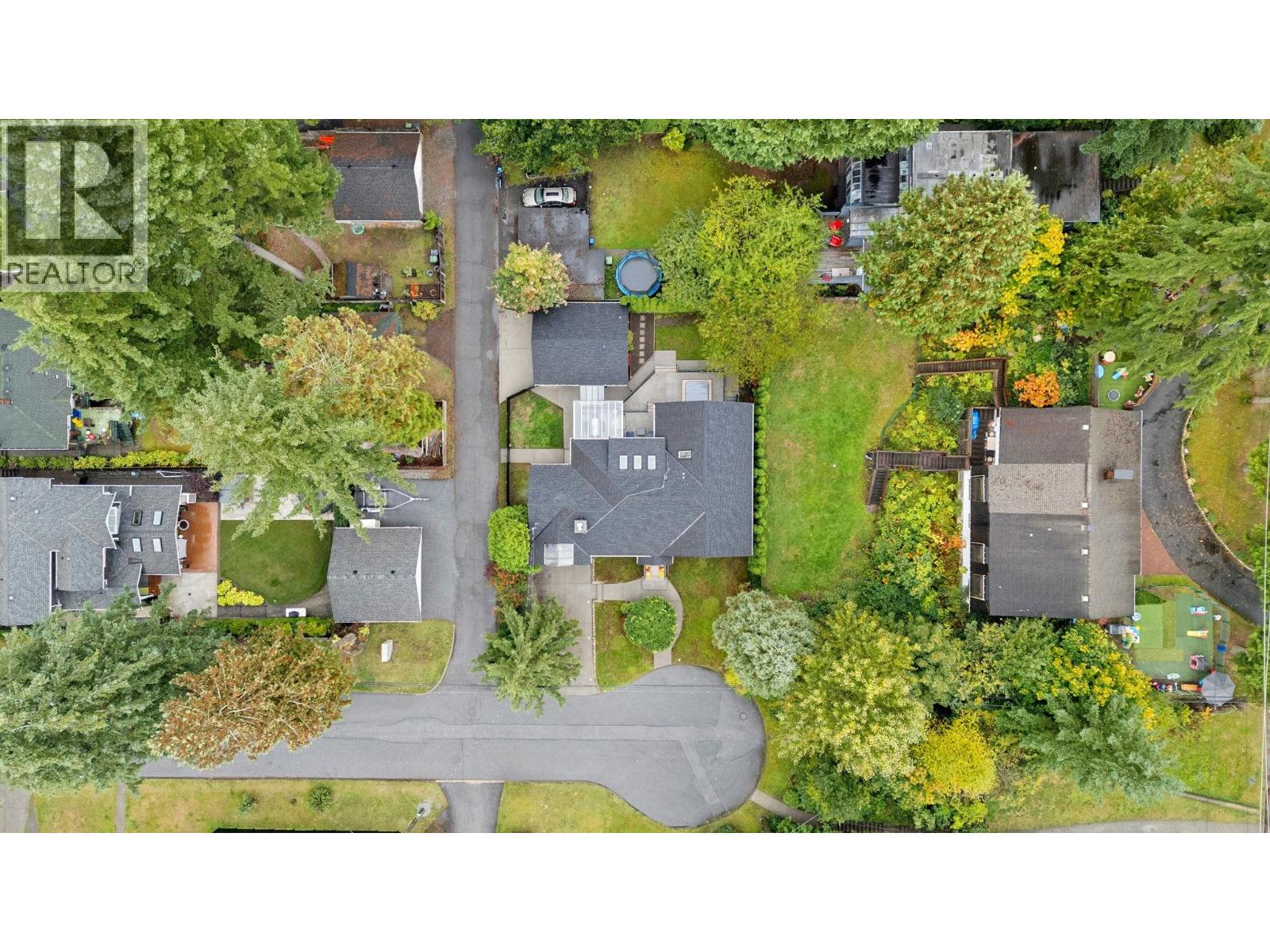 2140 Pemberton Avenue, North Vancouver, British Columbia  V7P 2T1 - Photo 40 - R3059039