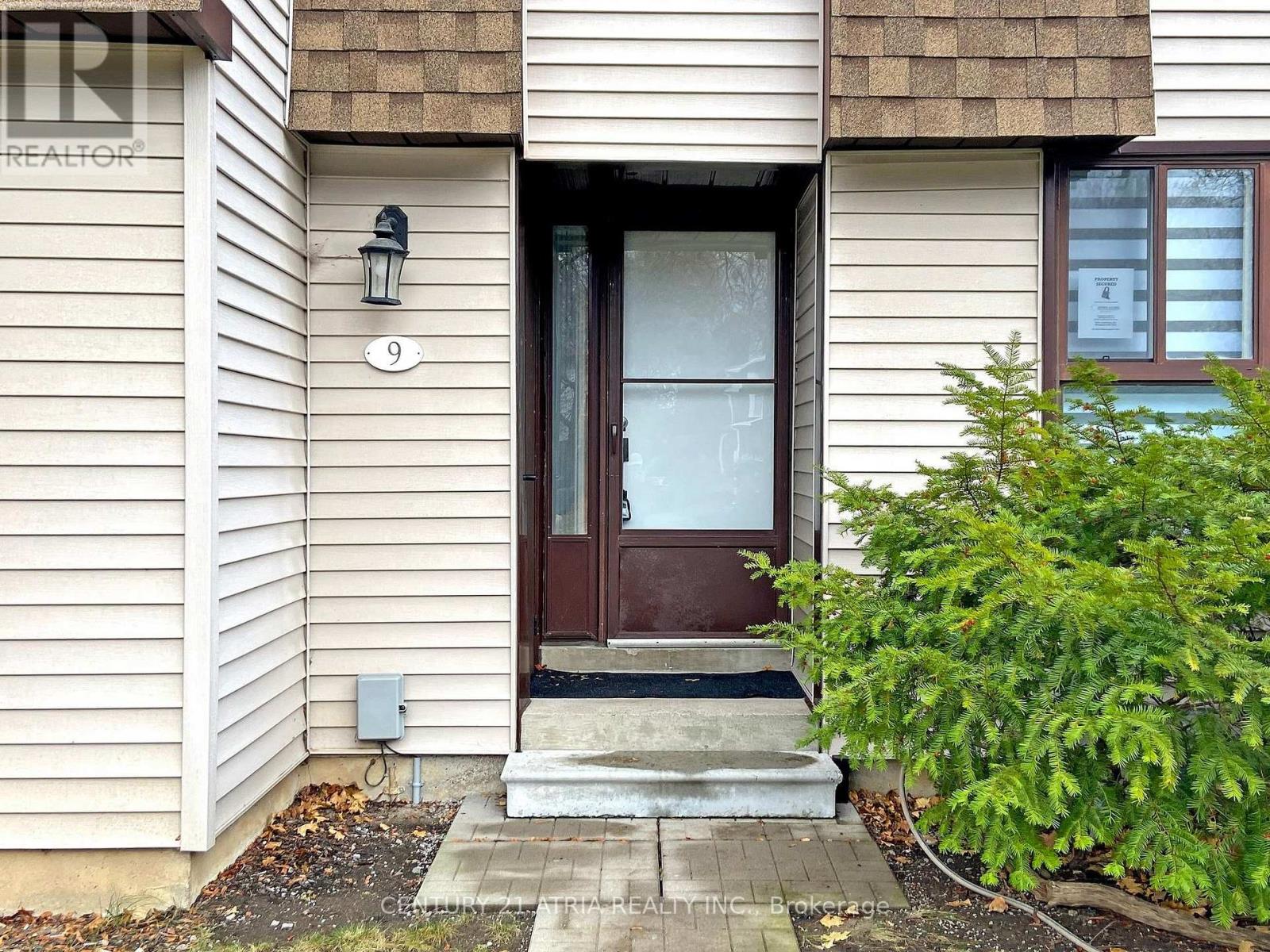 9 - 189 Springhead Gardens, Richmond Hill, Ontario  L4C 5C7 - Photo 4 - N12571272