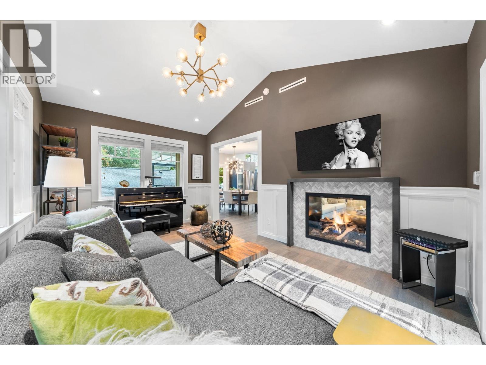 2140 Pemberton Avenue, North Vancouver, British Columbia  V7P 2T1 - Photo 8 - R3059039