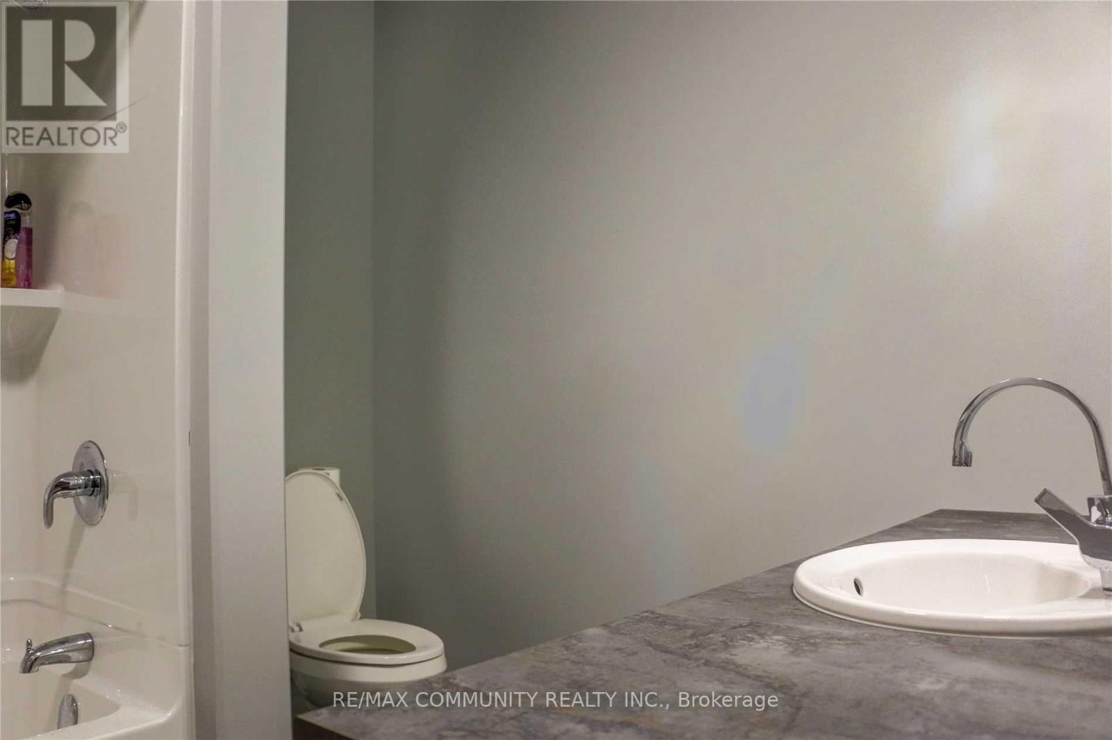 114 Northumberland Boulevard, Quinte West, Ontario K8V 0L1 - Photo 11 - X12571246