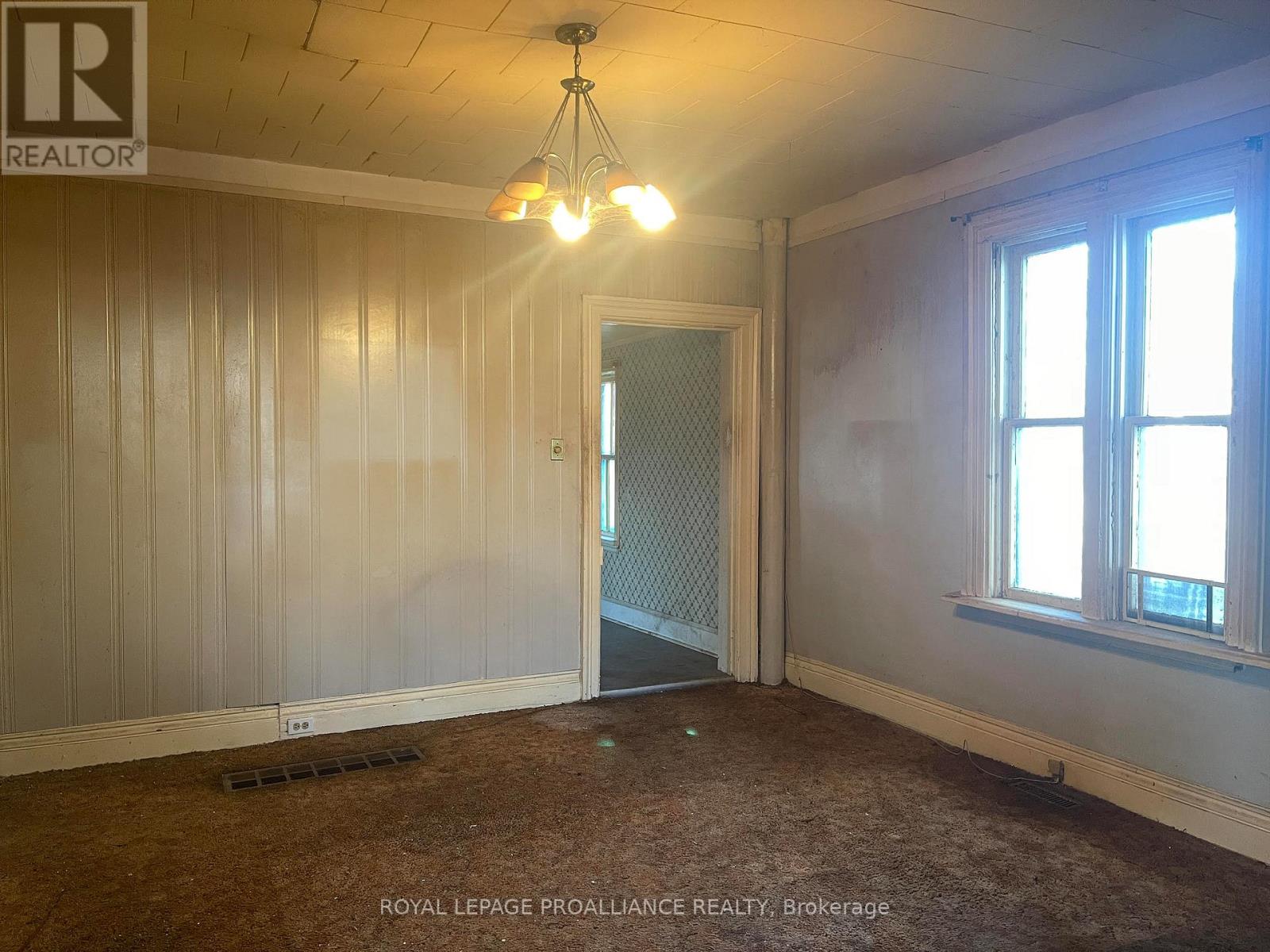 633 Rogers Street, Peterborough, Ontario  K9H 1X9 - Photo 10 - X12572474