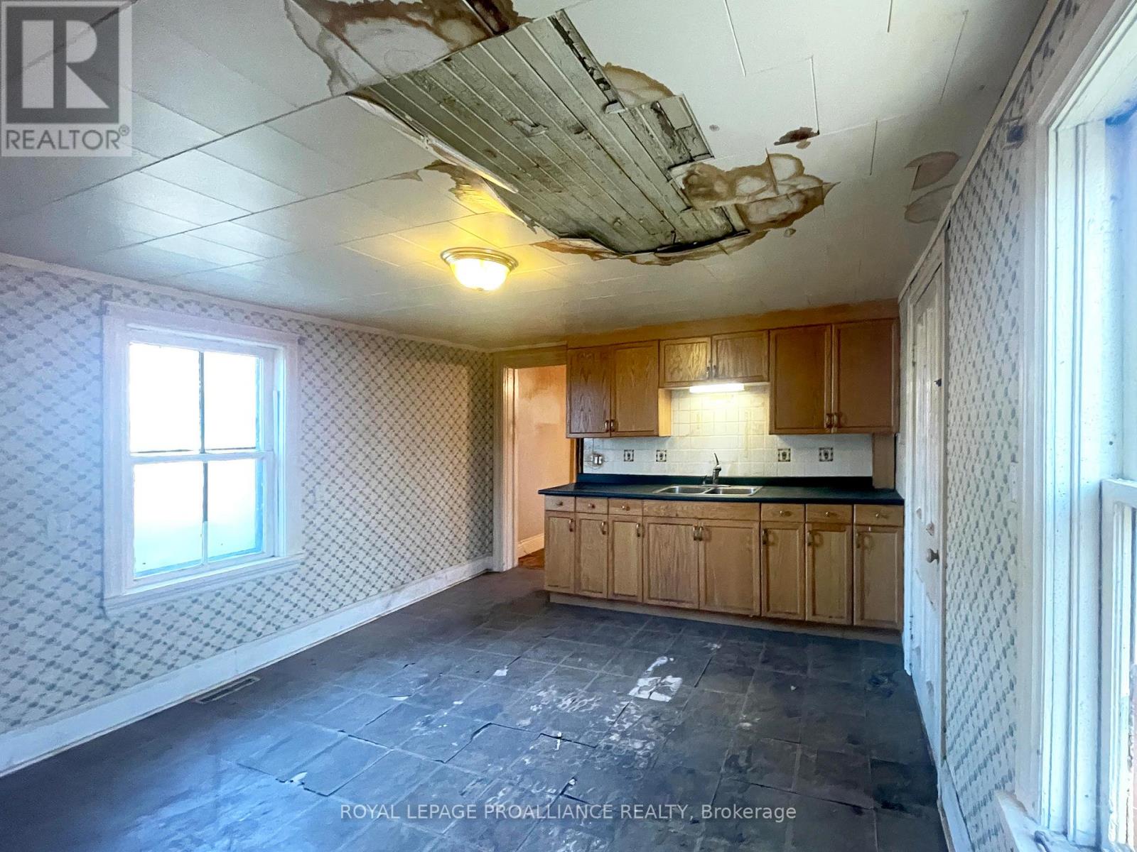 633 Rogers Street, Peterborough, Ontario  K9H 1X9 - Photo 12 - X12572474