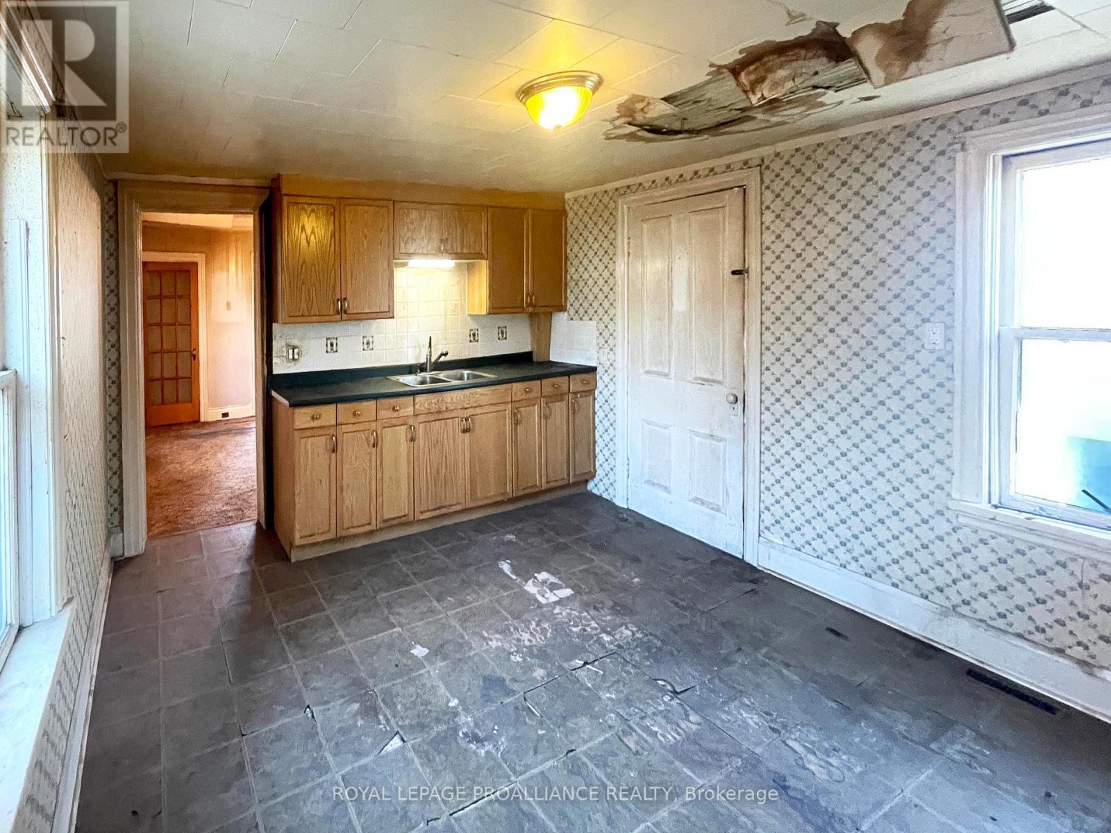 633 Rogers Street, Peterborough, Ontario  K9H 1X9 - Photo 14 - X12572474