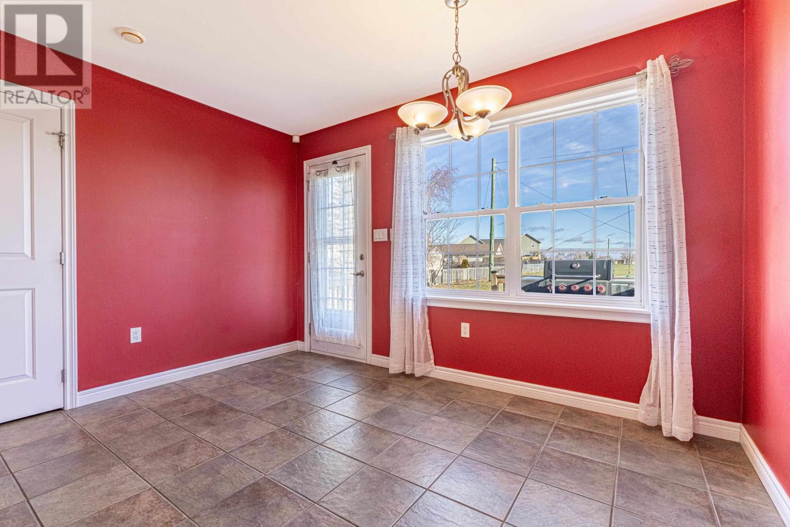 7 Parkway Drive, Charlottetown, Prince Edward Island  C1E 2M3 - Photo 10 - 202528447