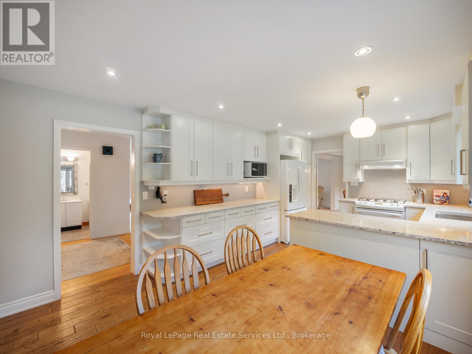 1463 Albion Avenue, Oakville, Ontario  L6J 5T3 - Photo 12 - W12572600