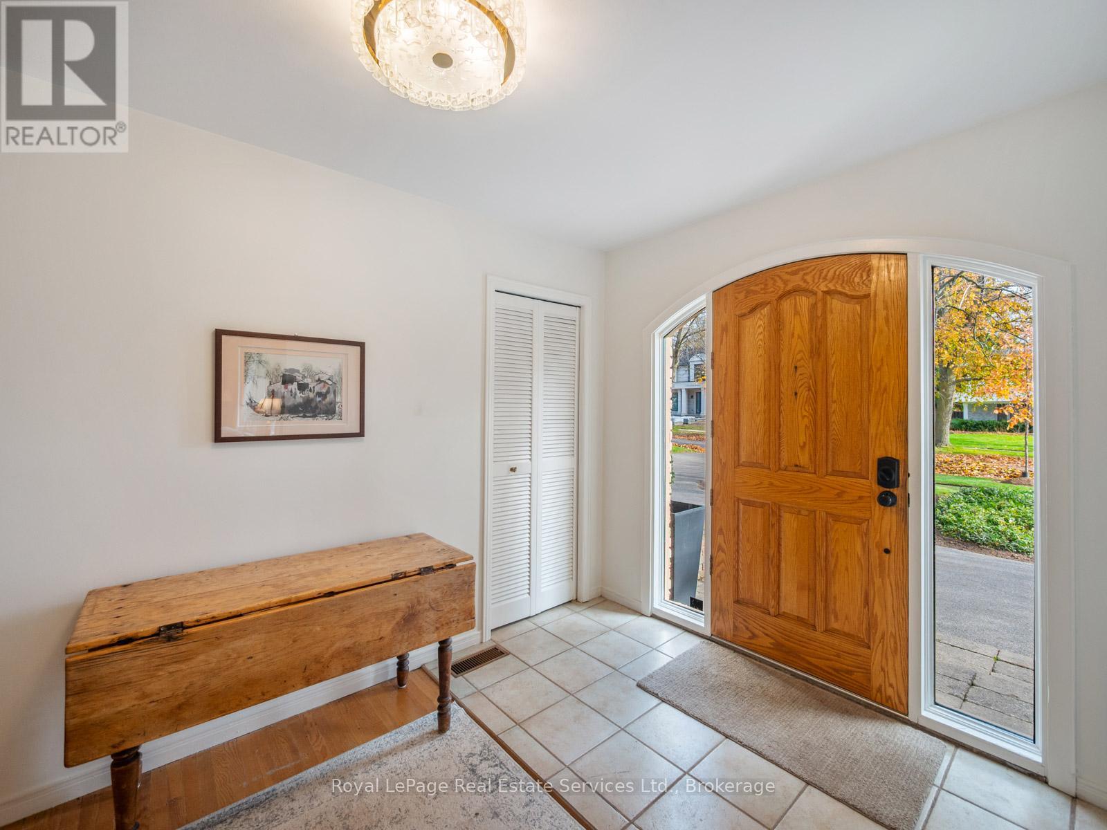 1463 Albion Avenue, Oakville, Ontario  L6J 5T3 - Photo 3 - W12572600