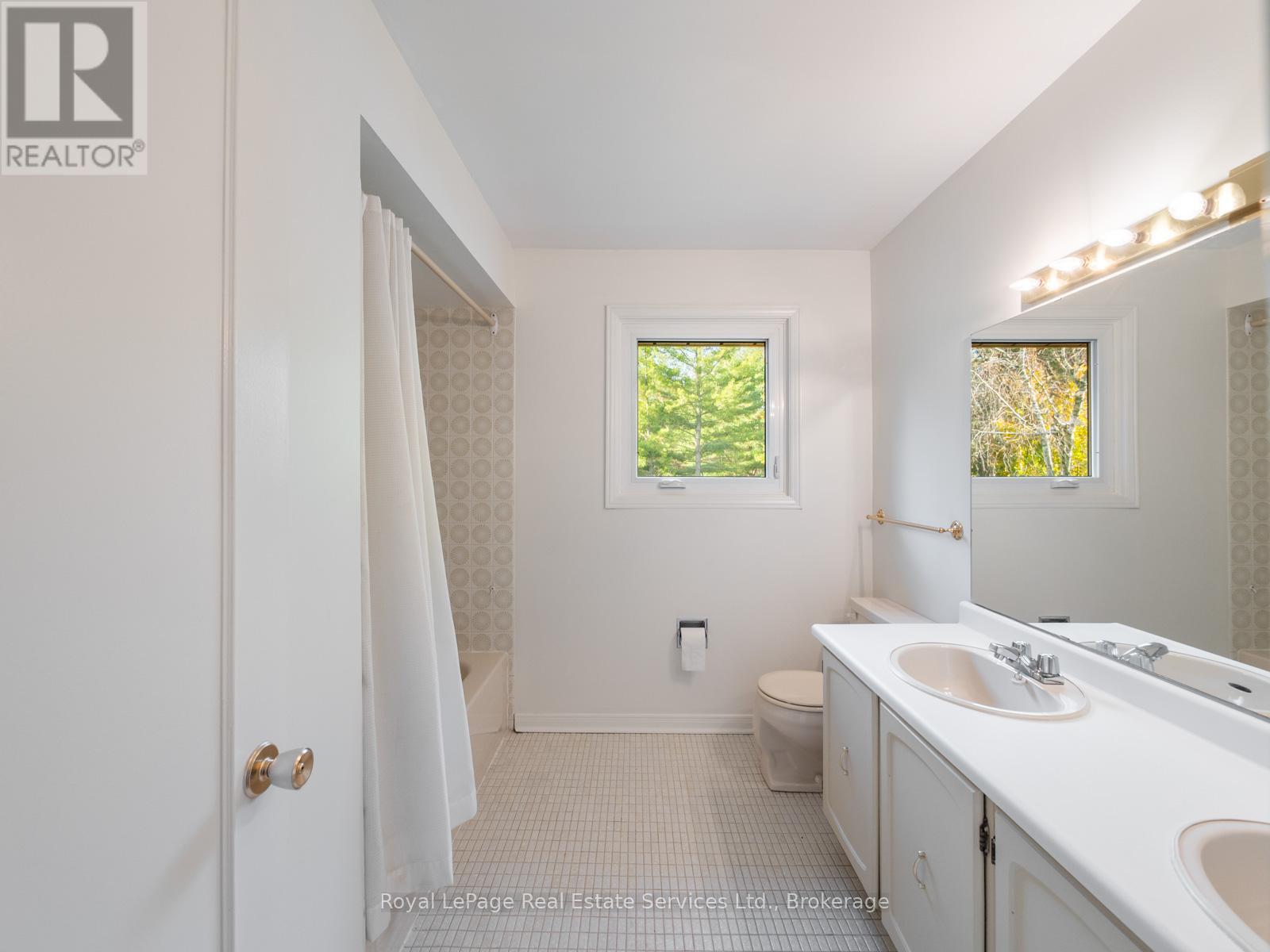 1463 Albion Avenue, Oakville, Ontario  L6J 5T3 - Photo 31 - W12572600