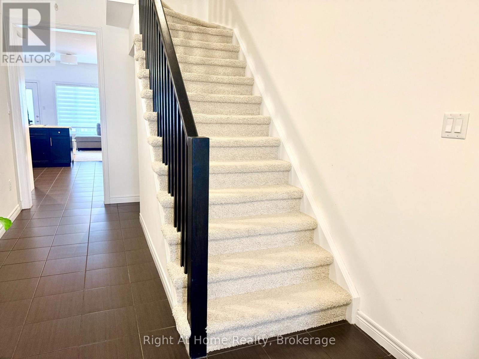 23 Mussen Street, Guelph, Ontario  K6H 5R6 - Photo 7 - X12572648