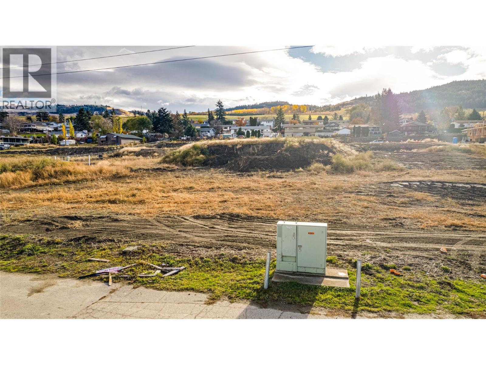 6758 Okanagan Avenue, Vernon, British Columbia  V1H 1M2 - Photo 4 - 10369885