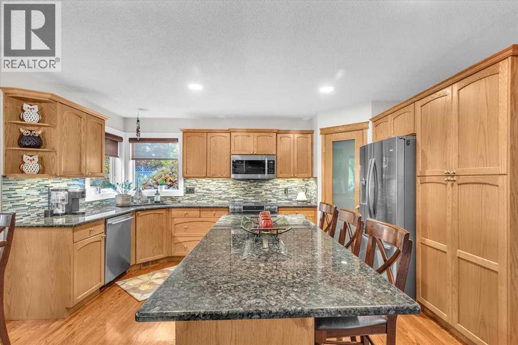 20 Tuscany Ridge Green Nw, Calgary, Alberta  T3L 2J4 - Photo 10 - A2265851