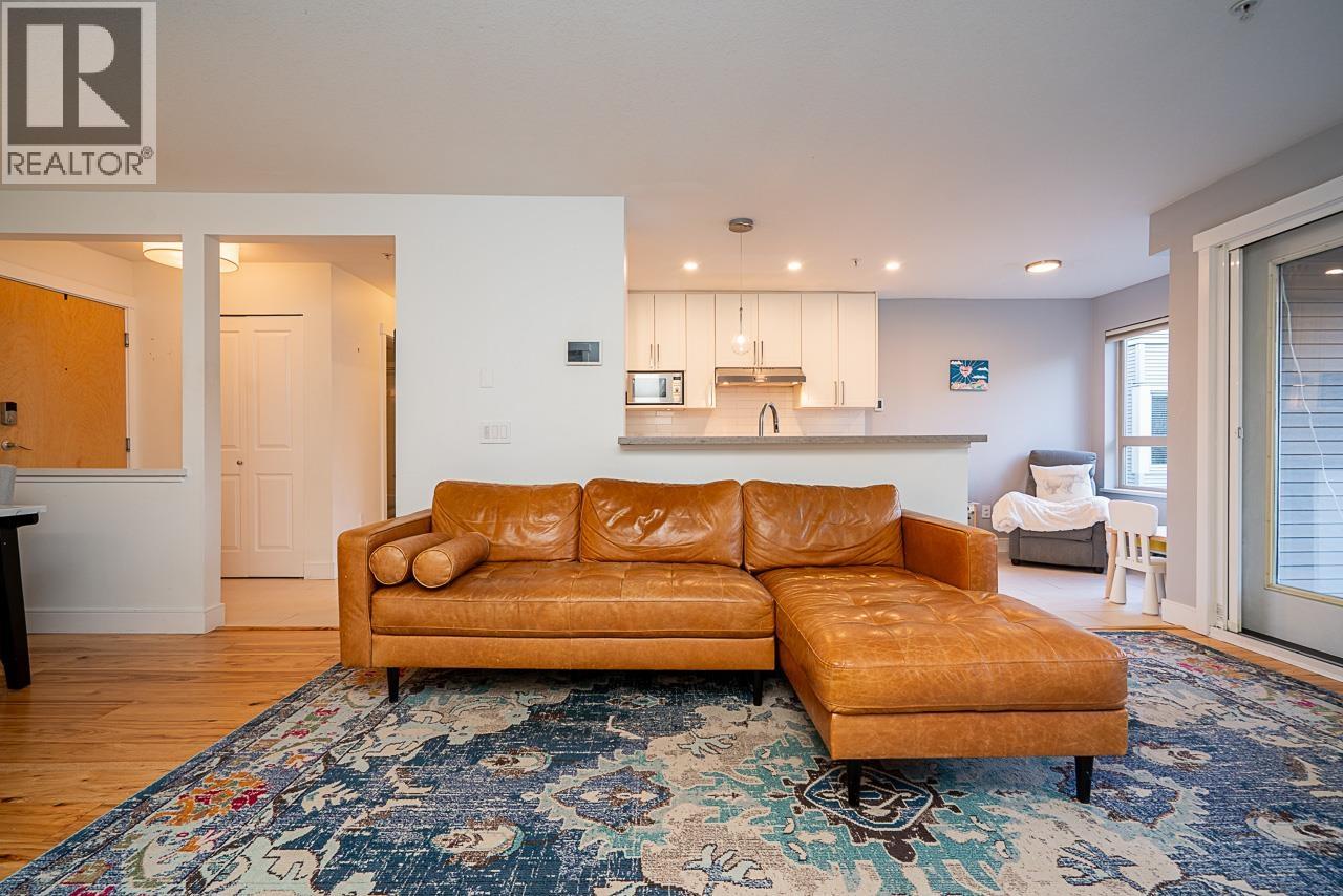 315 801 Klahanie Drive, Port Moody, British Columbia  V3H 5K4 - Photo 3 - R3069597