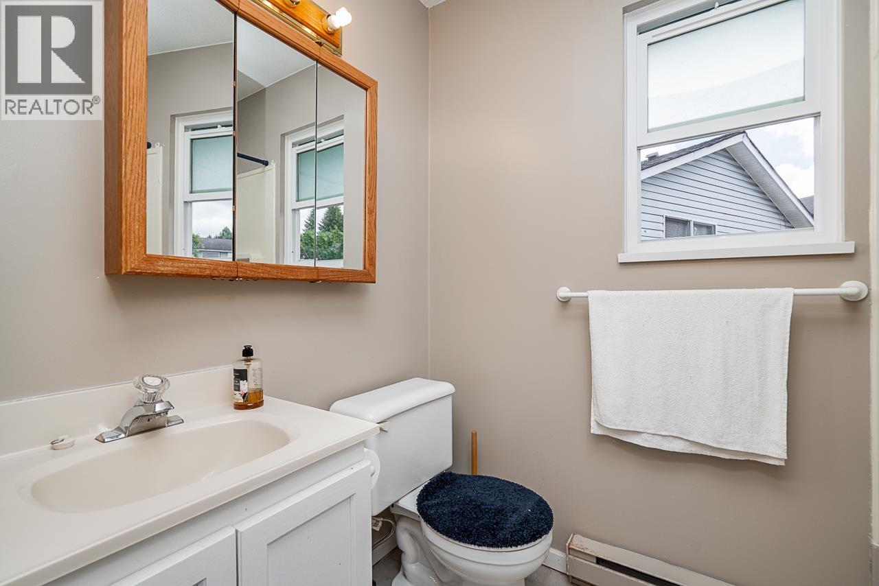 527 E Columbia Street, New Westminster, British Columbia  V3L 3X8 - Photo 16 - R3069600