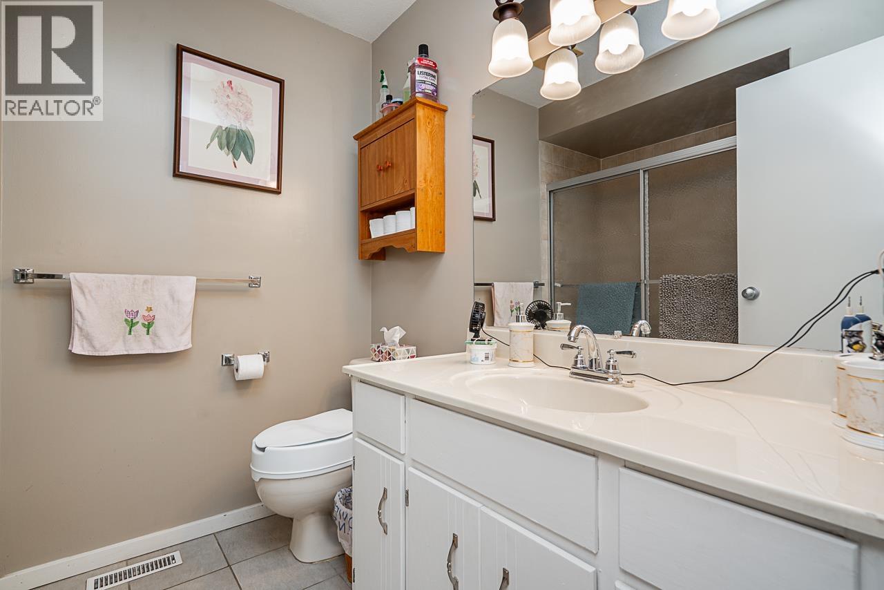 527 E Columbia Street, New Westminster, British Columbia  V3L 3X8 - Photo 18 - R3069600