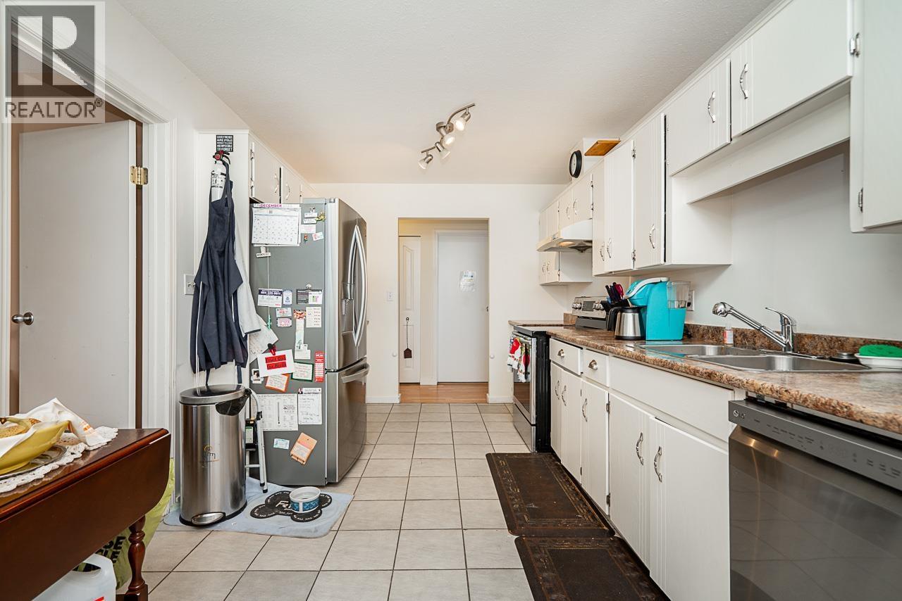 527 E Columbia Street, New Westminster, British Columbia  V3L 3X8 - Photo 7 - R3069600