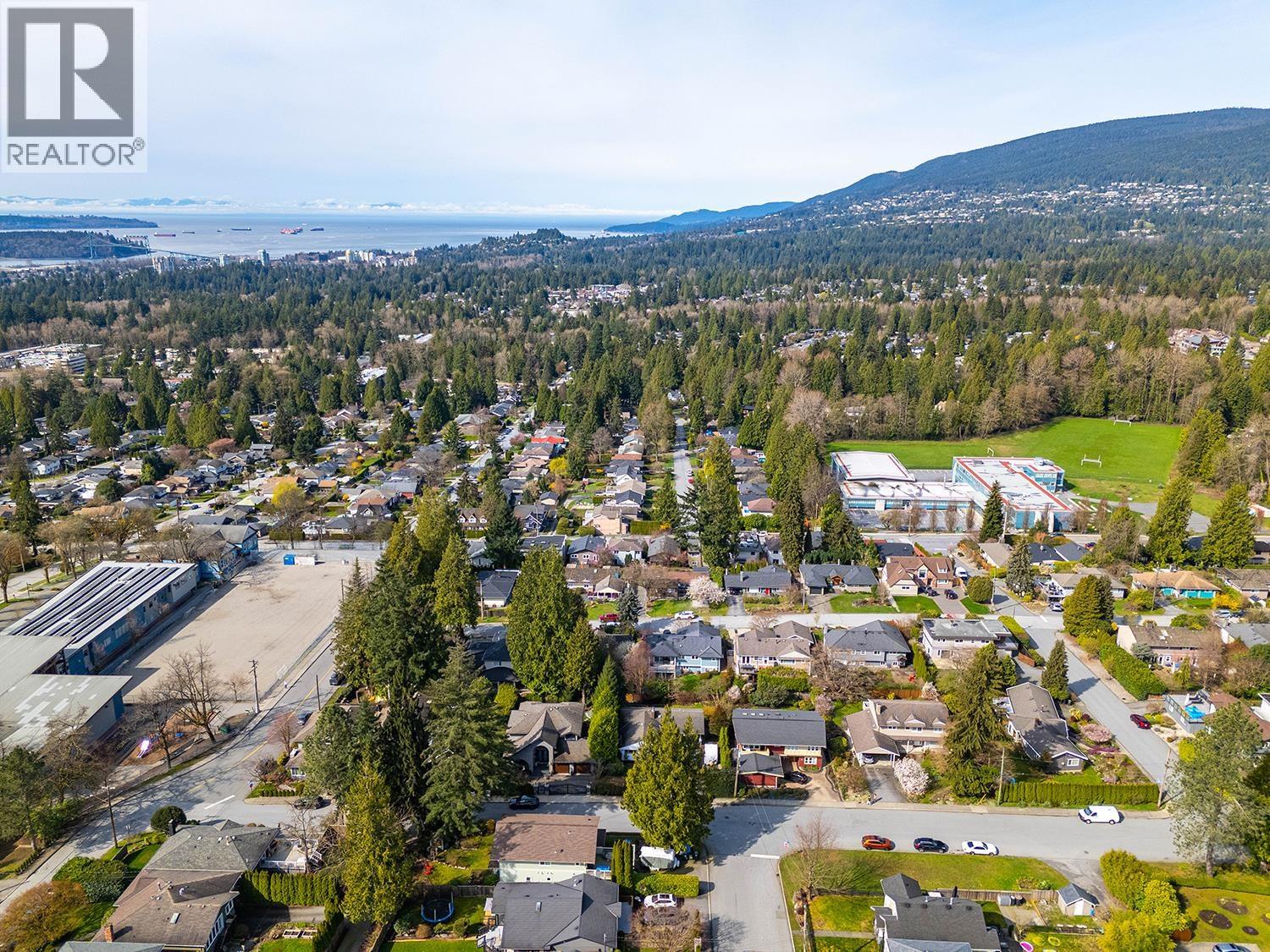 3263 Norwood Avenue, North Vancouver, British Columbia  V7N 3P2 - Photo 5 - R3069601