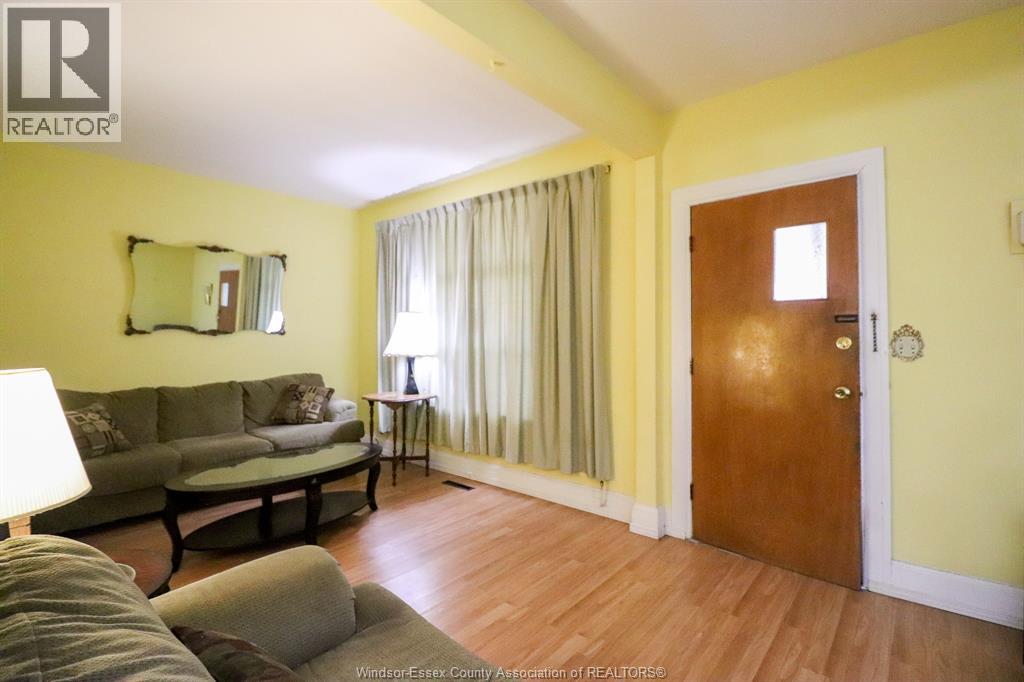 335 Mckay, Windsor, Ontario N9B 1Z5 - Photo 10 - 25029476